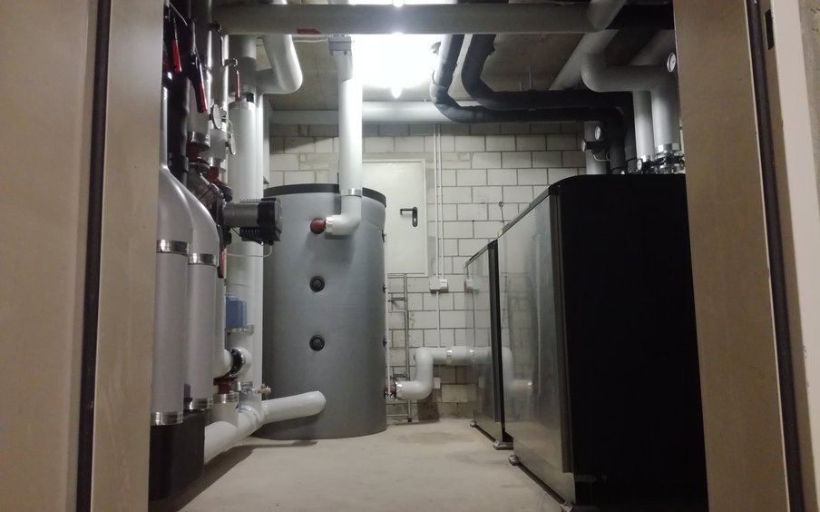 neues Heizungssystem: Erdsonden-Wärmepumpe neues Heizungssystem: Erdsonden-Wärmepumpe